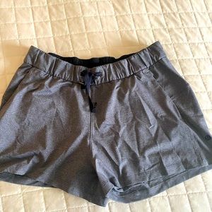 On the fly shorts 2.5  lululemon